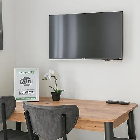 Livemore24 - Space In 24-7 Check-in Wifi *