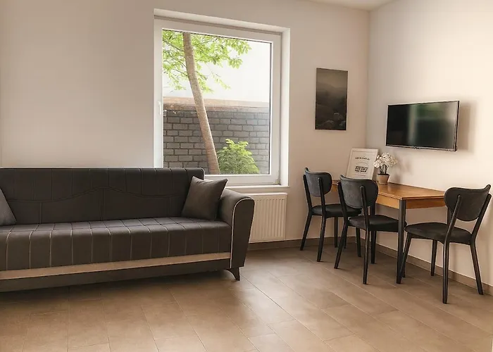 Livemore24 - Space In 24-7 Check-in Wifi