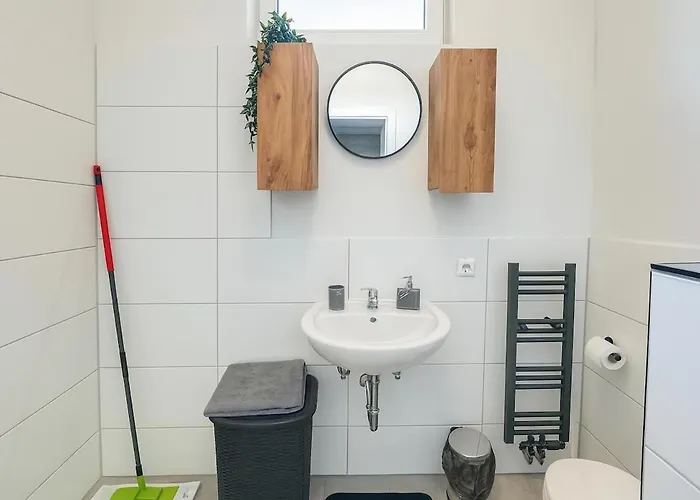 Livemore24 - Space In 24-7 Check-in Wifi *