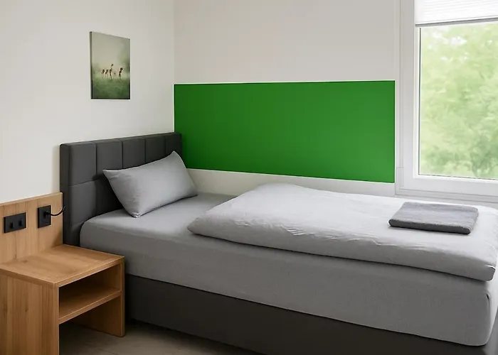 Livemore24 - Space In 24-7 Check-in Wifi *