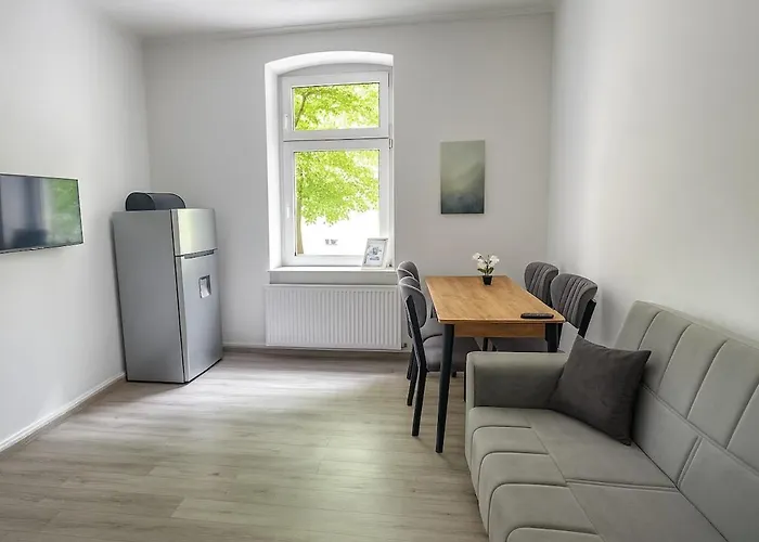 Livemore24 - Space In 24-7 Check-in Wifi